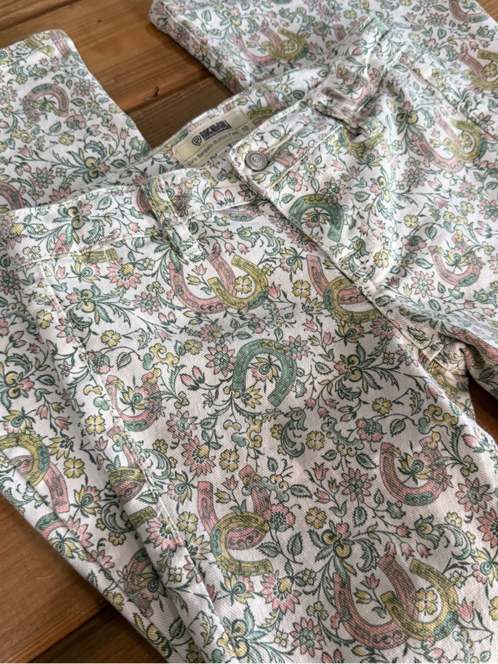 Girls Wrangler Floral Horseshoe Print Flare Jeans Size 10 Western Boho - Picture 11 of 13